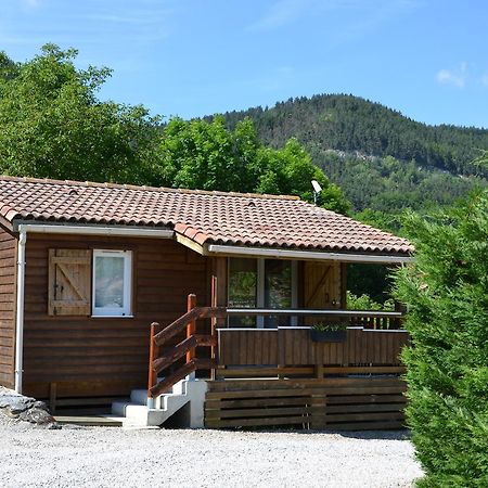 Camping La Mare Aux Fees Hotel Roquefeuil Kültér fotó