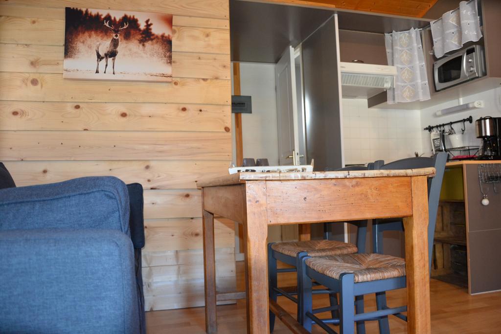 Camping La Mare Aux Fees Hotel Roquefeuil Kültér fotó