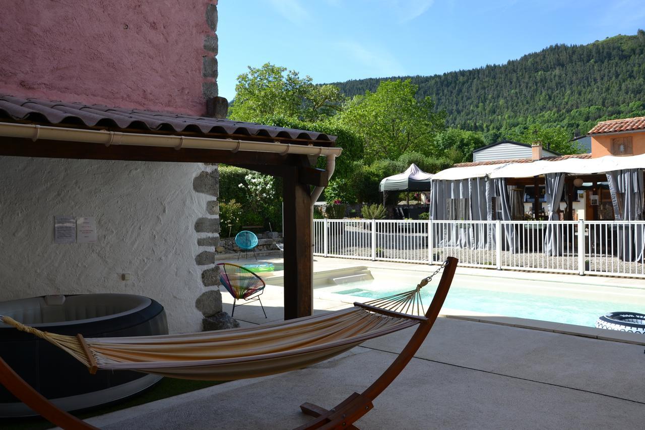 Camping La Mare Aux Fees Hotel Roquefeuil Kültér fotó