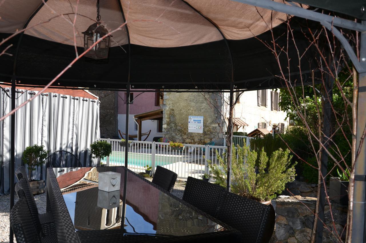 Camping La Mare Aux Fees Hotel Roquefeuil Kültér fotó
