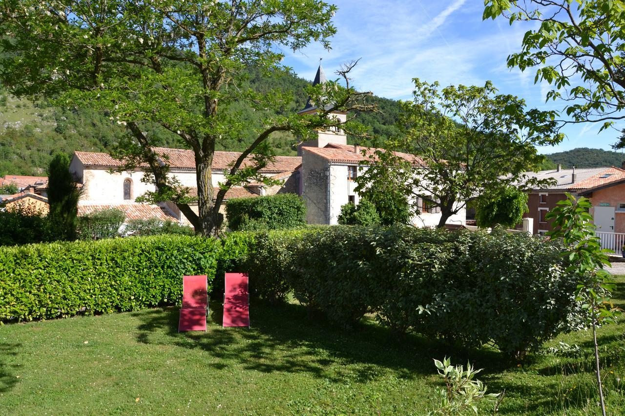 Camping La Mare Aux Fees Hotel Roquefeuil Kültér fotó