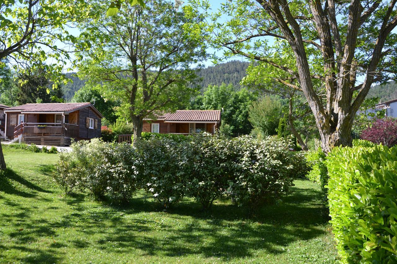 Camping La Mare Aux Fees Hotel Roquefeuil Kültér fotó