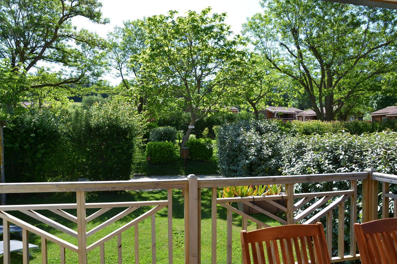 Camping La Mare Aux Fees Hotel Roquefeuil Kültér fotó